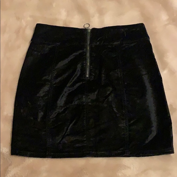 FREE PEOPLE mini skirt velvet - Picture 2 of 8
